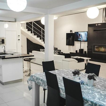 Vila Carolina Apulum Villa Alba Iulia Esterno foto